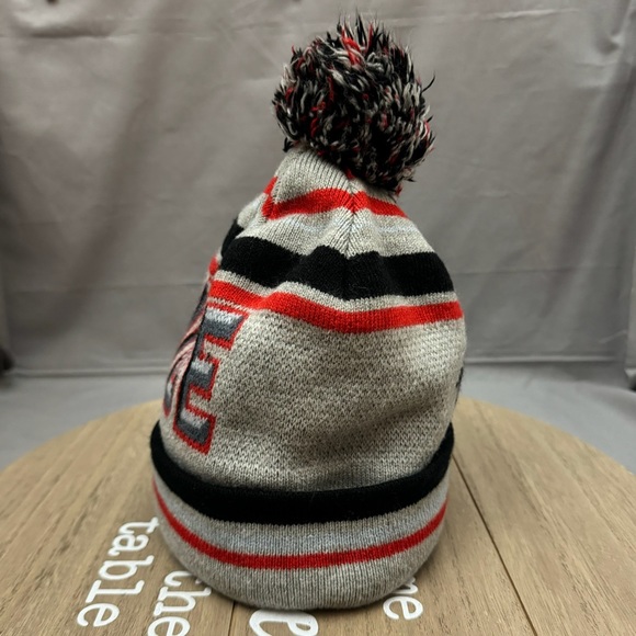 Adidas Derrick Rose Logo Knit Cuff Pom Beanie Men’s Women’s Grey Red Black OSFA - Picture 4 of 9